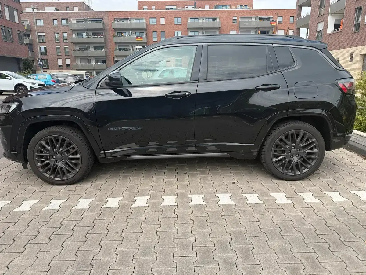 Gebraucht Jeep Compass 179 PS (131 kW) 2022 Schwarz SUV