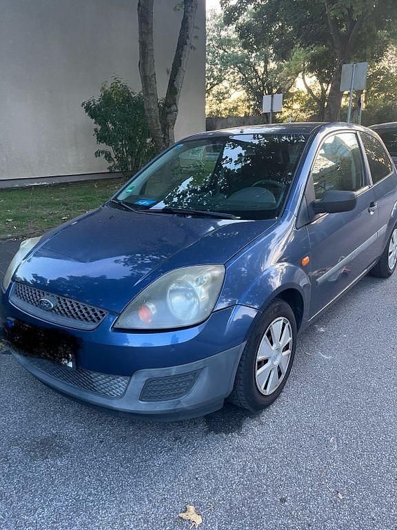 Blau Gebraucht 2005 Ford Fiesta Ambiente Kleinwagen | 1.000 € (Guter Preis) - Bild 1/4