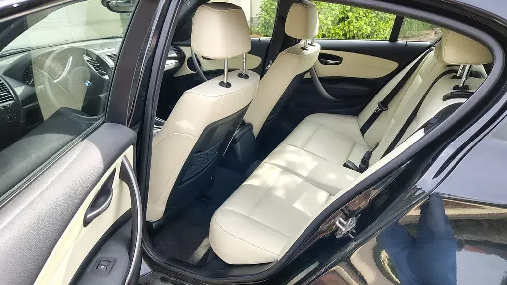 Gebraucht BMW 116 Lifestyle 122 PS (89 kW) 2011 Schwarz Kleinwagen