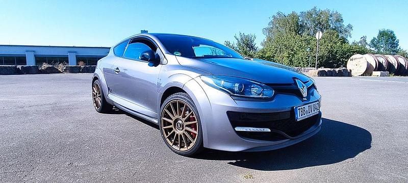 Grau Gebraucht 2014 Renault Mégane III Coupé | 15.500 € (Guter Preis) - Bild 1/4