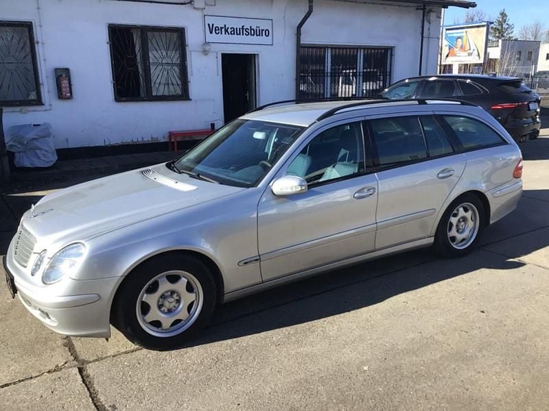 Gebraucht Mercedes E200 163 PS (119 kW) 2004 Silber Kombi