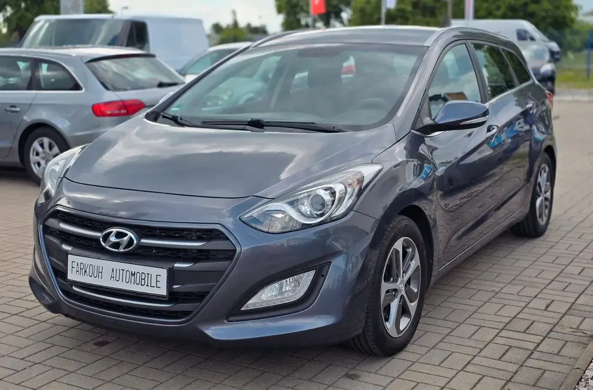 Gebraucht Hyundai i30 Trend 110 PS (80 kW) 2017 Grau Kombi