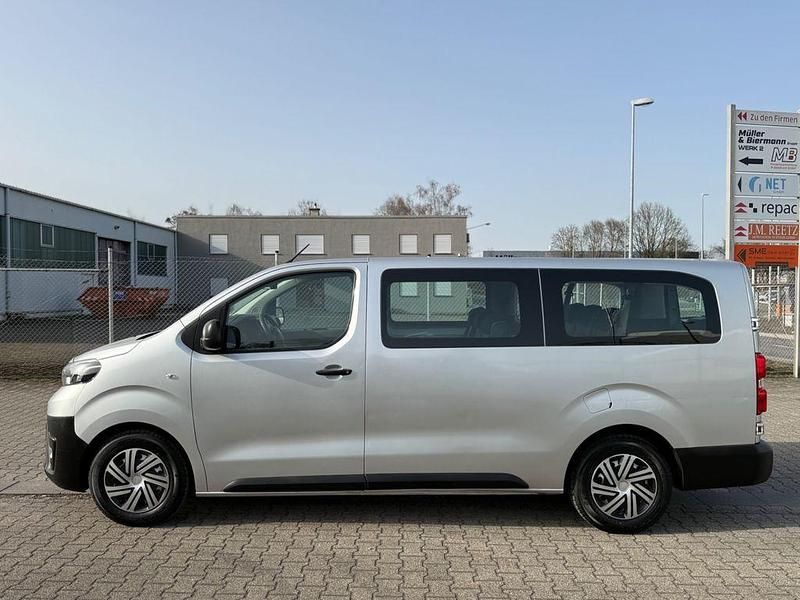 Gebraucht Toyota Proace Comfort 116 PS (85 kW) 2017 Silber Van / Kleinbus