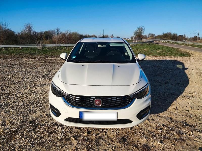 Gebraucht Fiat Tipo 95 PS (69 kW) 2020 Limousine