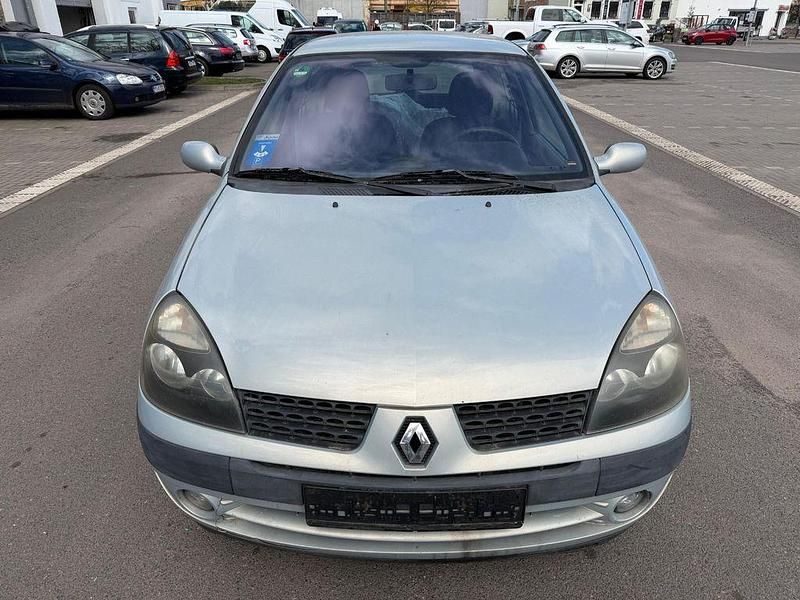 Gebraucht Renault Clio II 82 PS (60 kW) 2002 Grau