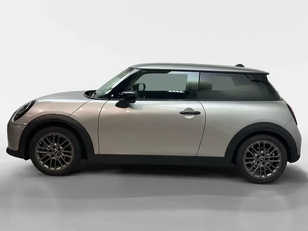 Używany Mini Cooper Classic 156 KM (114 kW) 2024 Szary Hatchback