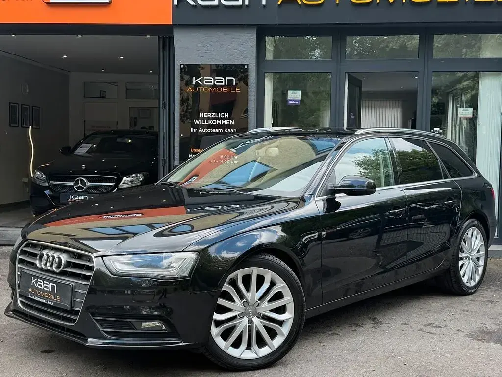 Używany Audi A4 Ambiente 177 KM (130 kW) 2012 Czarny Kombi