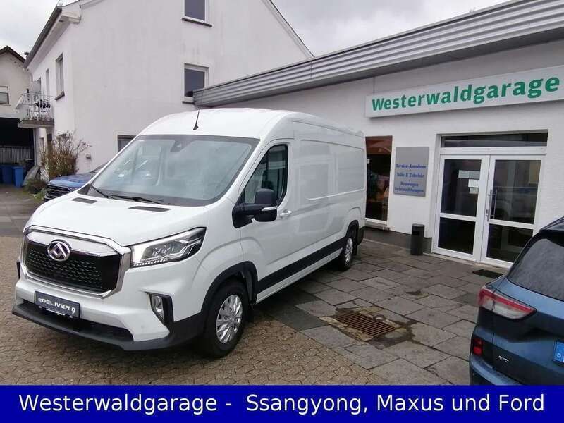 Warm white exterior Neu 2024 Maxus eDeliver 9 Van | 62.480 € - Bild 1/4