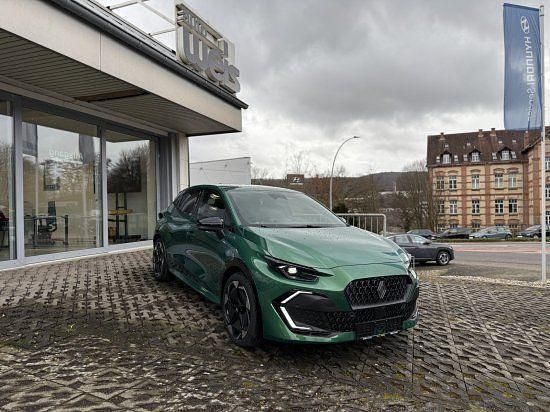 Neu Renault Clio V Techno 114 PS (83 kW) 2025 Absolut grün Limousine