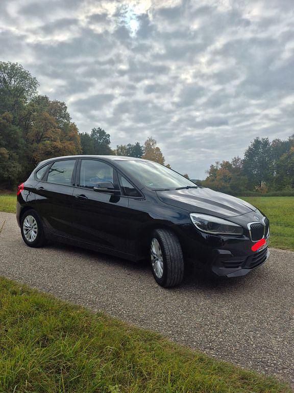 Gebraucht BMW 218 Active Tourer 150 PS (110 kW) 2020 Schwarz Van / Kleinbus