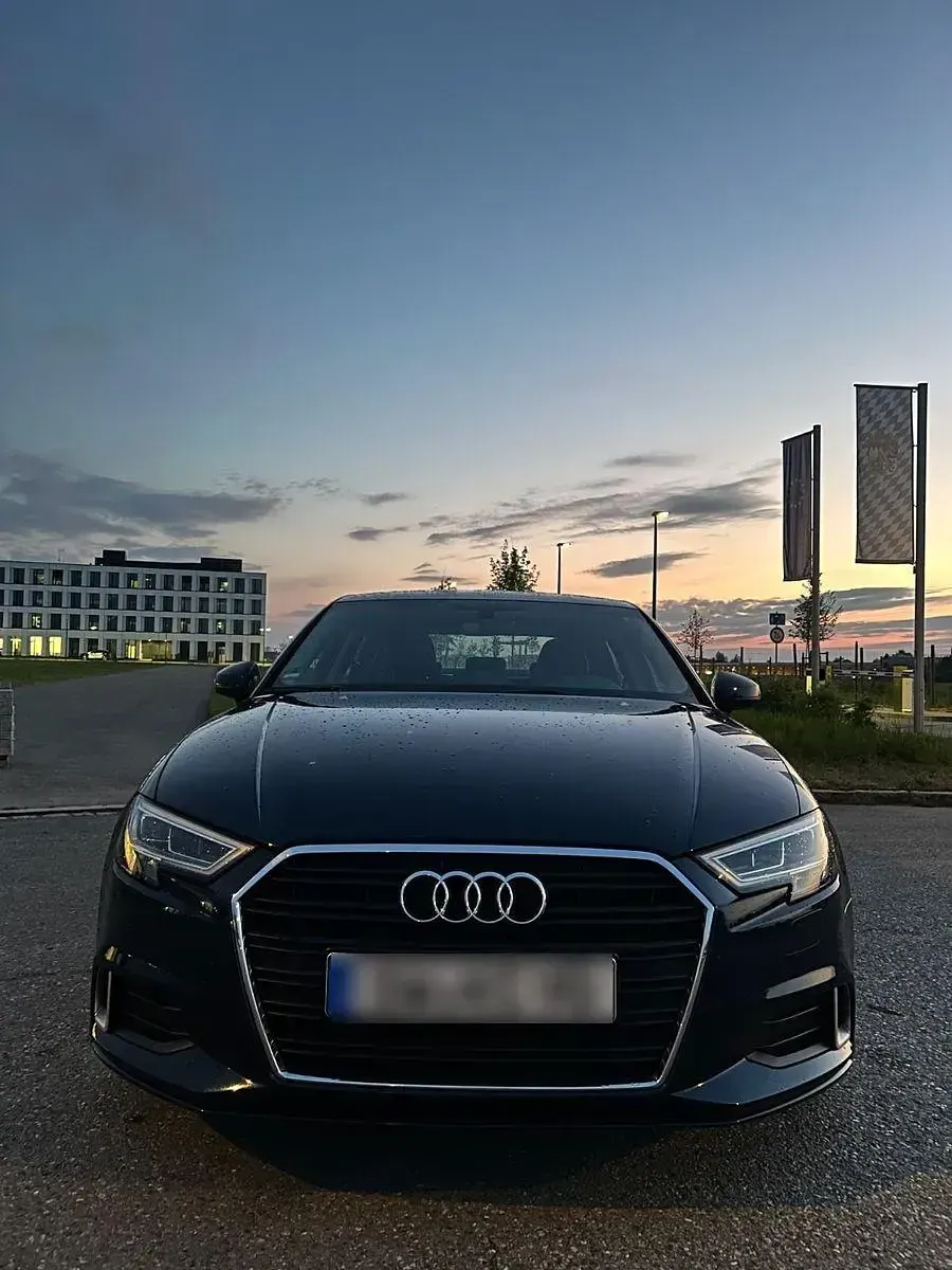 Gebraucht Audi A3 Ambiente 116 PS (85 kW) 2017 Blau Limousine
