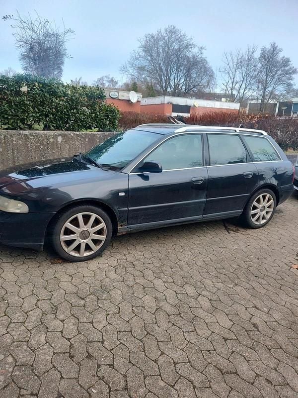 Gebraucht Audi A4 Basis 150 PS (110 kW) 2000 Schwarz Kombi