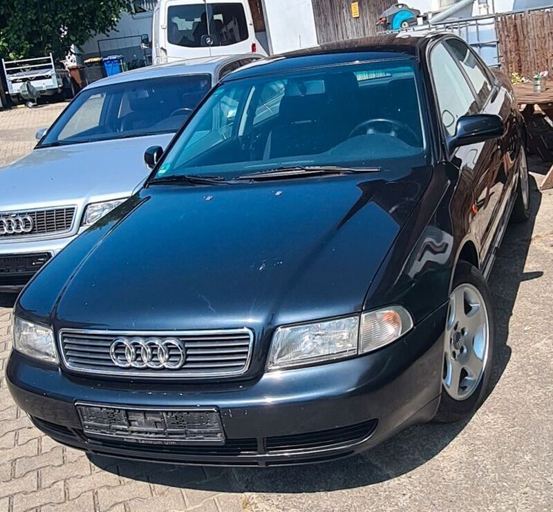 Schwarz Gebraucht 1996 Audi A4 Limousine | 1.550 € (Fairer Preis) - Bild 1/4