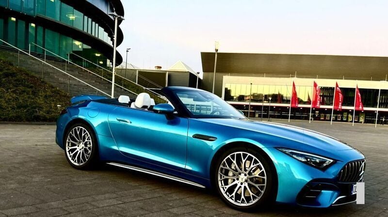 Blau Gebraucht 2023 Mercedes SL43 AMG AMG Cabrio | 93.000 € (Fairer Preis) - Bild 1/4