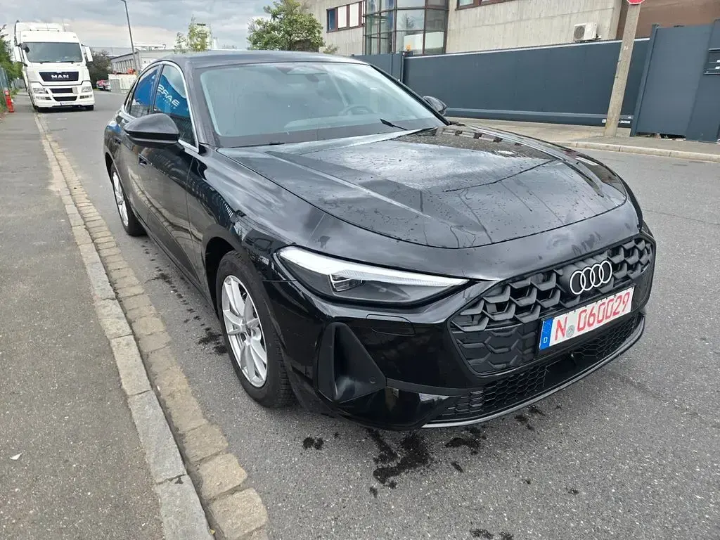 Gebraucht Audi A5 204 PS (150 kW) 2025 Schwarz Limousine