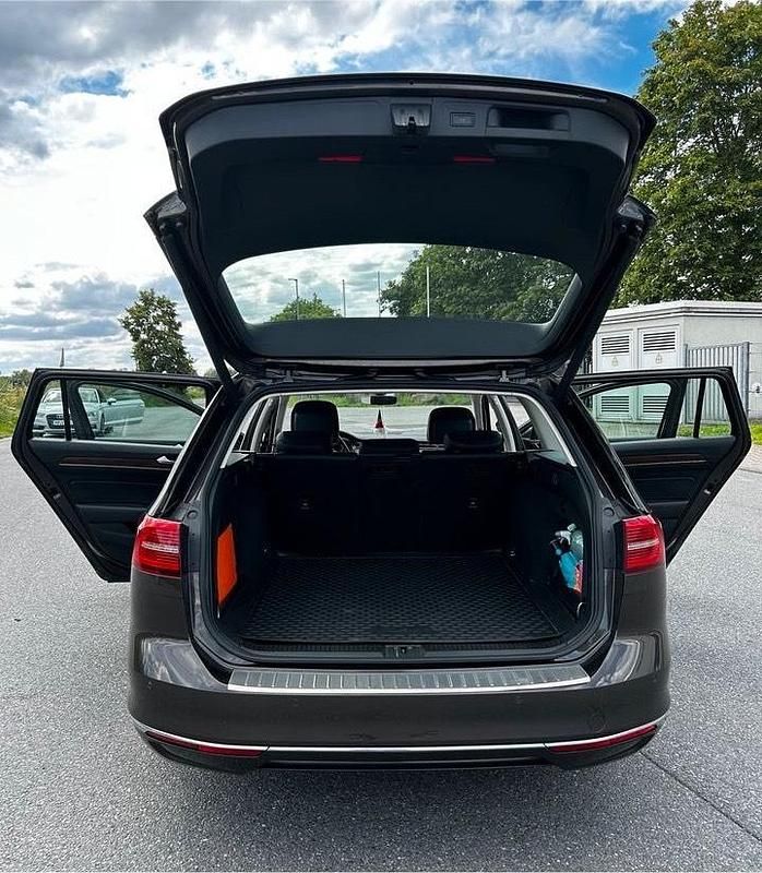 Gebraucht VW Passat Highline 150 PS (110 kW) 2015 Braun Kombi