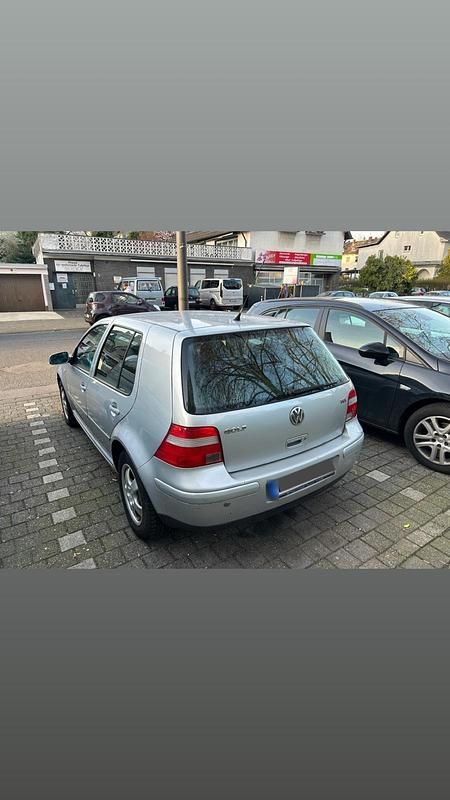 Gebraucht VW Golf IV 101 PS (74 kW) 2003 Silber Limousine