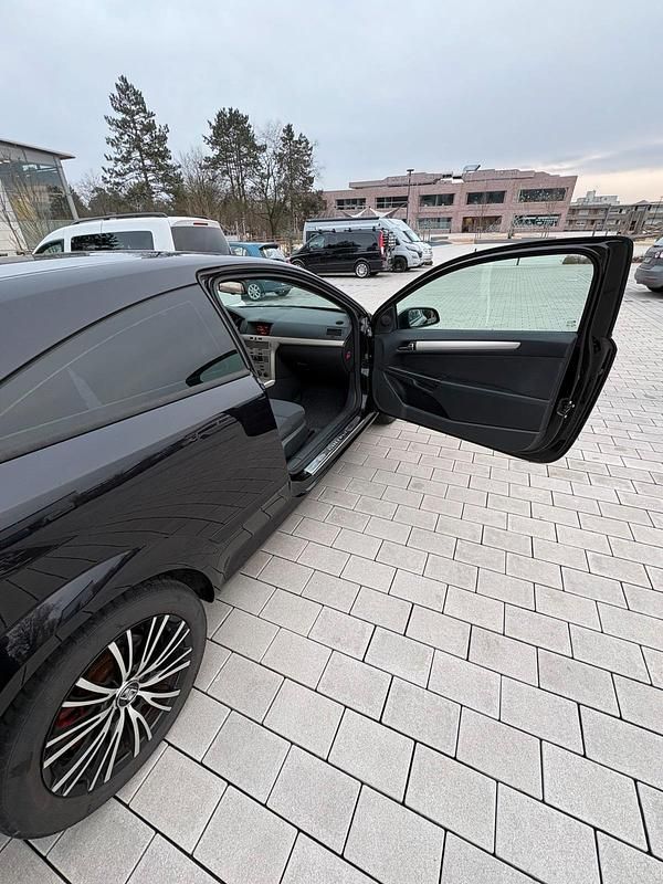 Gebraucht Opel Astra GTC 116 PS (85 kW) 2008 Schwarz Coupé