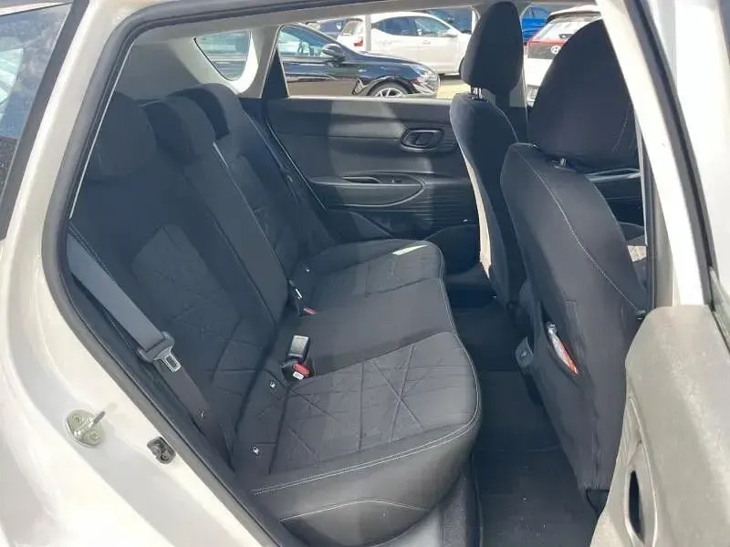 Gebraucht Hyundai Bayon Intro Edition 101 PS (74 kW) 2021 Weiß SUV