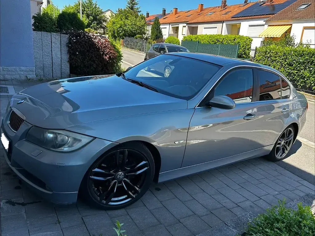 Gebraucht BMW 325 Performance 218 PS (160 kW) 2005 Grau Limousine