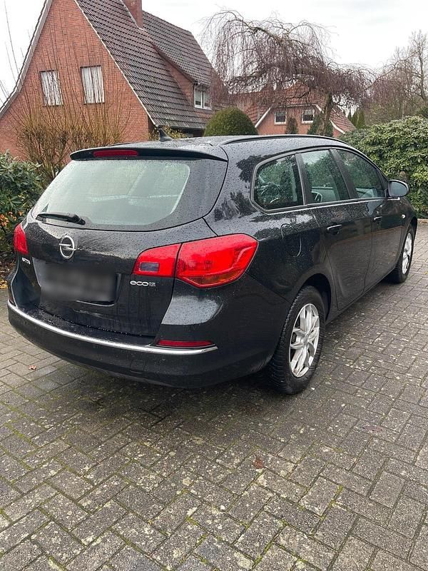 Schwarz Gebraucht 2016 Opel Astra Kombi | 5.400 € (Guter Preis) - Bild 1/4
