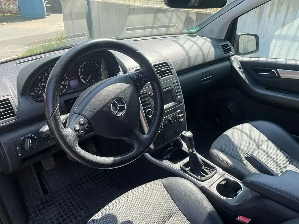 Gebraucht Mercedes A170 Avantgarde 116 PS (85 kW) 2008 Schwarz Kleinwagen