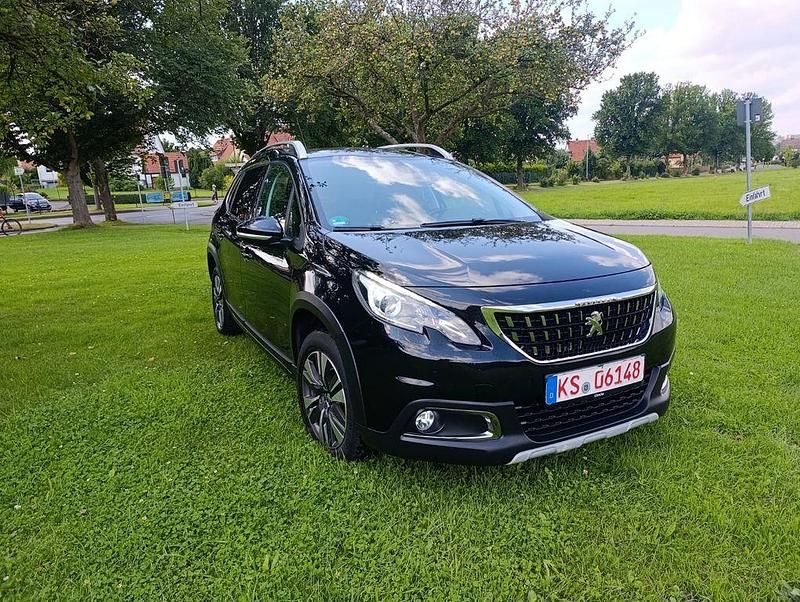 Schwarz Gebraucht 2019 Peugeot 2008 Allure SUV | 11.999 € (Guter Preis) - Bild 1/4