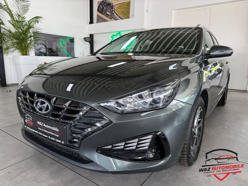Grau Gebraucht 2022 Hyundai i30 Kombi | 19.790 € (Fairer Preis) - Bild 1/4