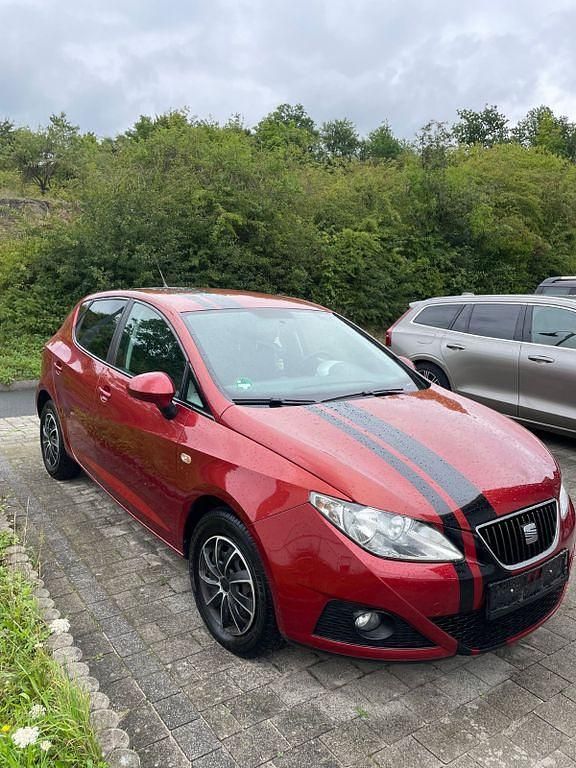 Rot Gebraucht 2010 Seat Ibiza Limousine | 5.200 € (Fairer Preis) - Bild 1/4