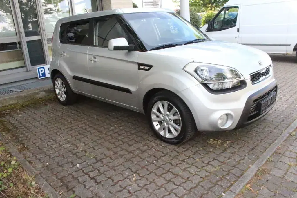 Gebraucht Kia Soul 126 PS (92 kW) 2012 Silber SUV