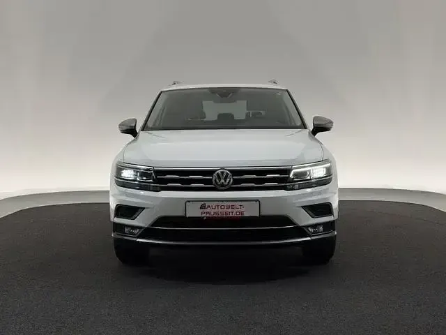 Gebraucht VW Tiguan Allspace Highline 150 PS (110 kW) 2021 Weiß SUV