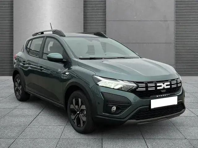 Zedergrün Neu 2025 Dacia Sandero Expression Kleinwagen | 20.649 € (Teuer) - Bild 1/2