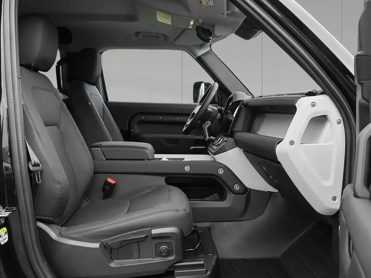 Gebraucht Land Rover Defender S 252 PS (185 kW) 2026 Santorini black SUV