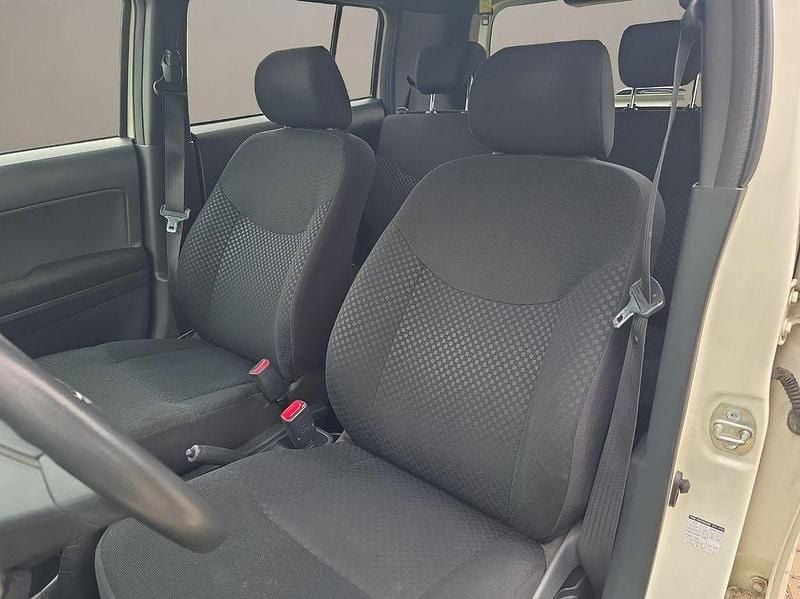 Gebraucht Daihatsu Materia 103 PS (75 kW) 2010 Weiß Van / Kleinbus