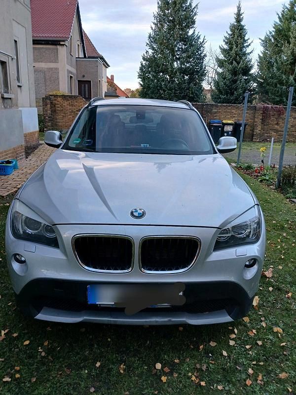Silber Gebraucht 2010 BMW X1 SUV | 9.150 € - Bild 1/4