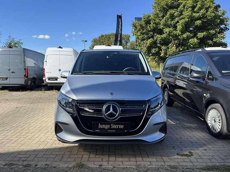 Gebraucht Mercedes EQV250 Long 150 kW (204 PS) 2024 Hightechsilber metallic Van / Kleinbus
