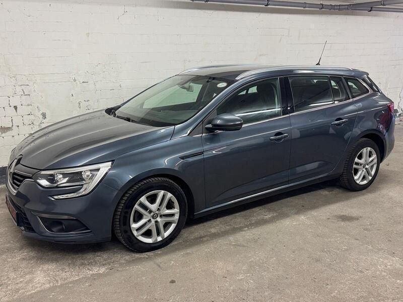 Grau Gebraucht 2020 Renault Mégane GrandTour Business Kombi | 15.900 € (Guter Preis) - Bild 1/4