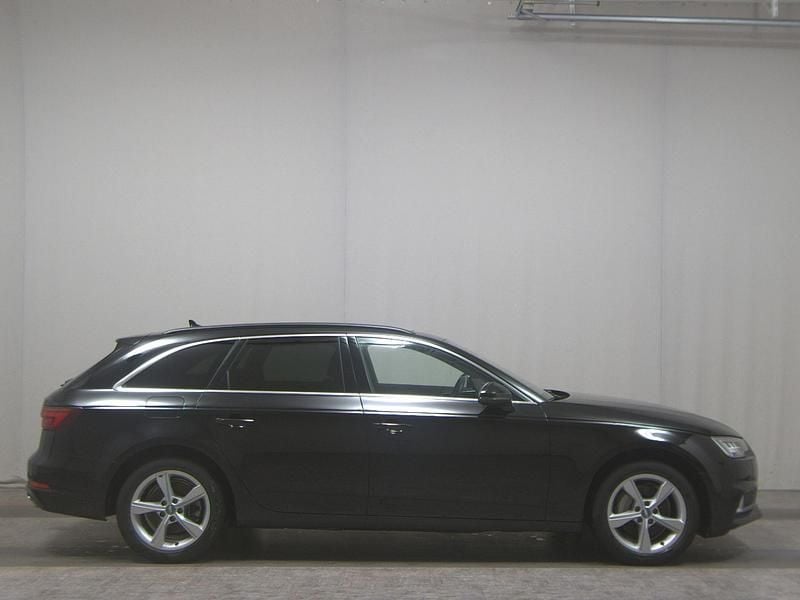Gebraucht Audi A4 Sport 190 PS (139 kW) 2019 Schwarz Kombi