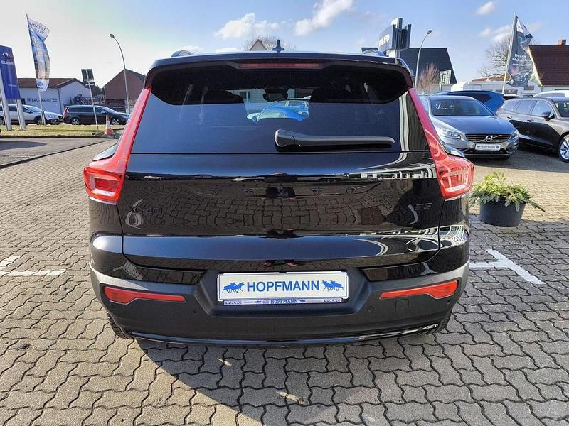 Gebraucht Volvo XC40 Plus 163 PS (119 kW) 2025 Onyx black / metallic SUV