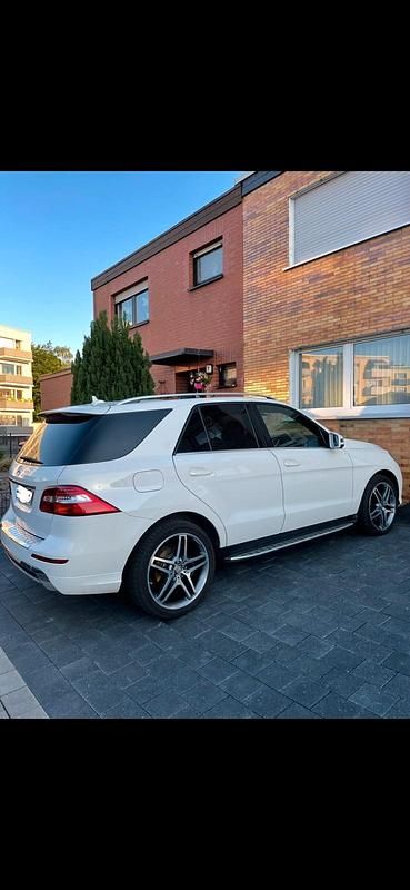 Gebraucht Mercedes ML350 258 PS (189 kW) 2015 Weiß SUV