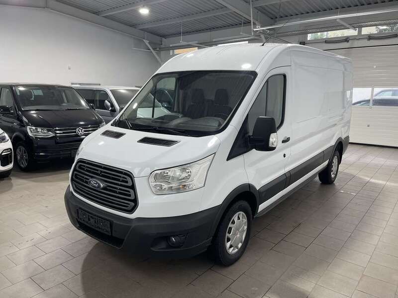 Gebraucht Ford Transit Trend 170 PS (125 kW) 2018 Frost weiss Van