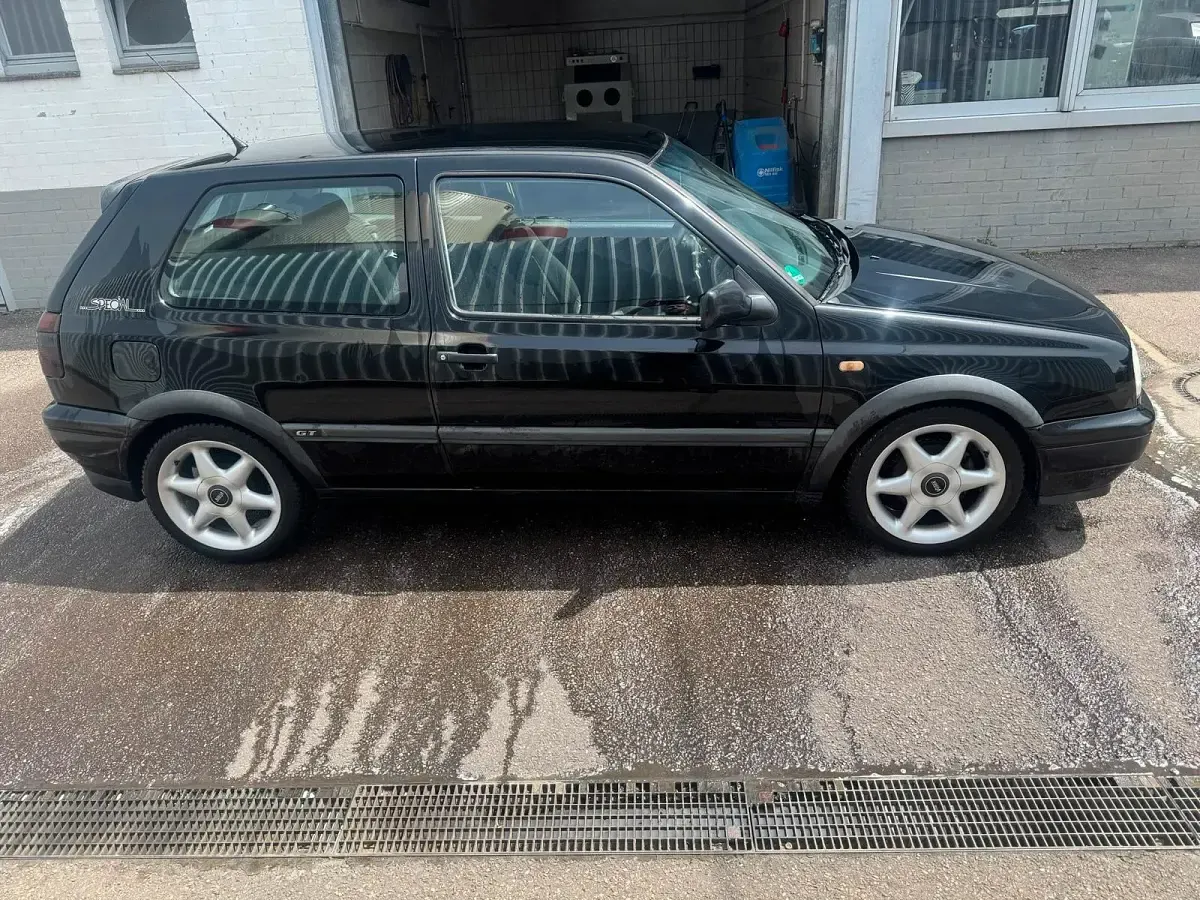 Gebraucht VW Golf III 101 PS (74 kW) 1997 Schwarz Kleinwagen