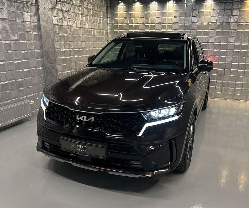 Braun Gebraucht 2022 Kia Sorento Spirit SUV | 34.473 € (Teuer) - Bild 1/4