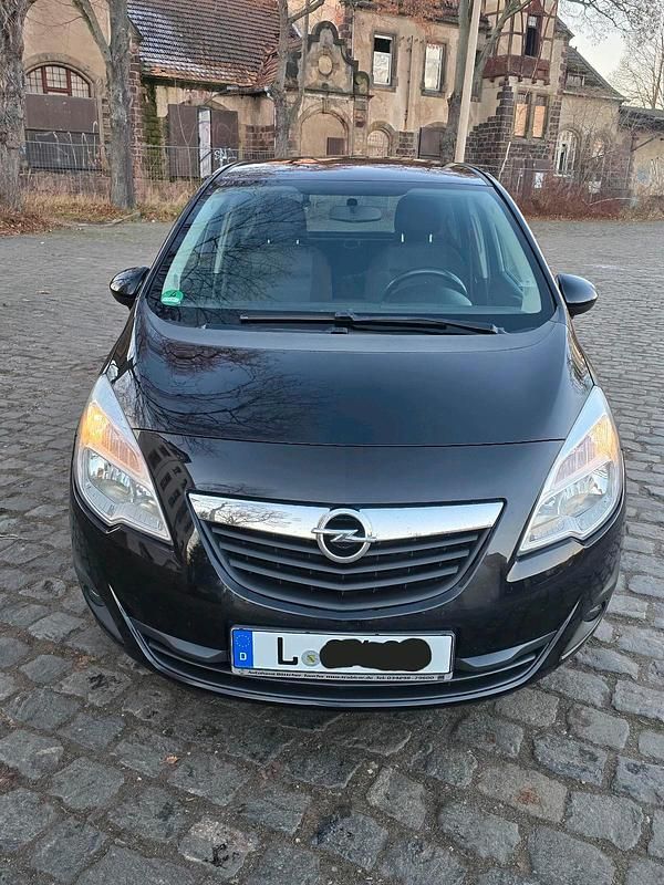 Gebraucht Opel Meriva 105 PS (77 kW) 2011 Schwarz Van / Kleinbus