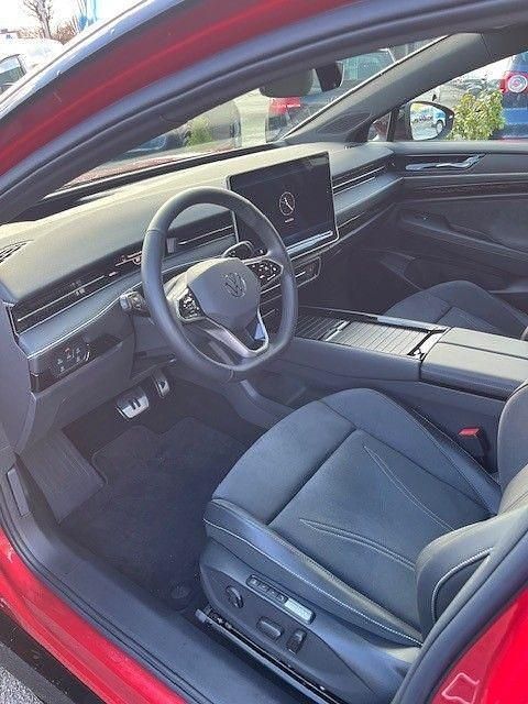 Gebraucht VW ID.7 Pro 210 kW (286 PS) 2025 Rot Kombi