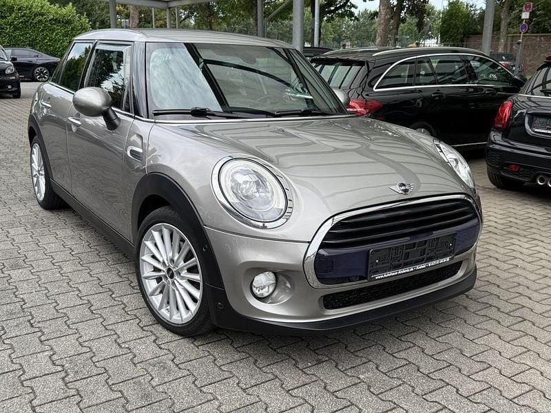 Silber Gebraucht 2018 Mini Cooper Kleinwagen | 13.900 € (Superpreis) - Bild 1/4
