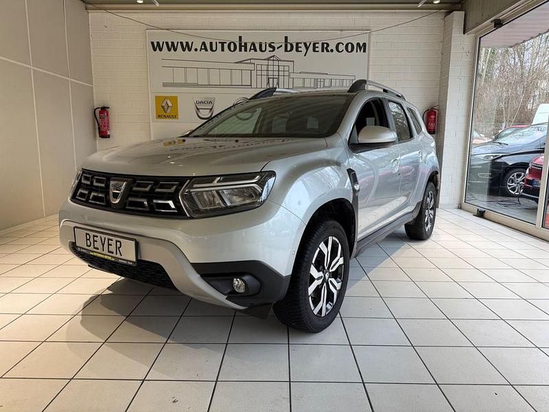 Grau Gebraucht 2021 Dacia Duster Prestige SUV | 14.950 € (Fairer Preis) - Bild 1/4
