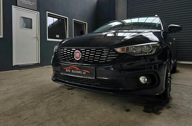 Schwarz Gebraucht 2017 Fiat Tipo Lounge Kombi | 10.990 € (Fairer Preis) - Bild 1/4