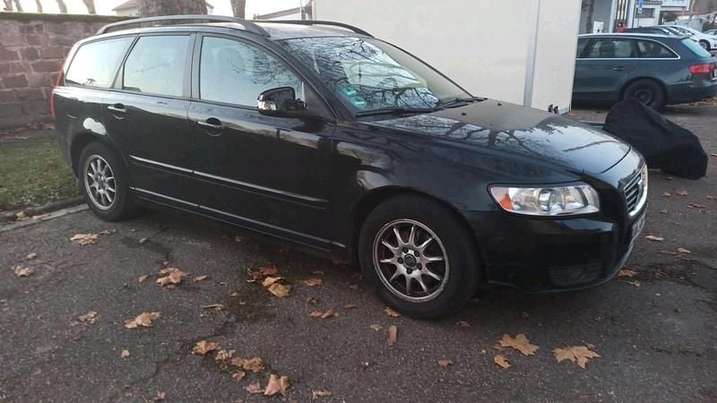 Schwarz Gebraucht 2008 Volvo V50 Kombi | 1.750 € (Fairer Preis) - Bild 1/4