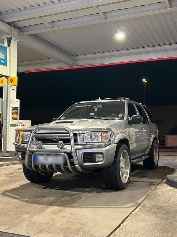 Silber Gebraucht 2002 Nissan Pathfinder SUV | 15.900 € - Bild 1/4